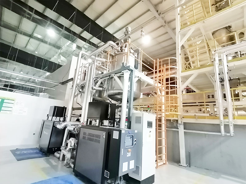 鋰電隔膜材料石蠟油（白油）反應(yīng)釜模溫機案例